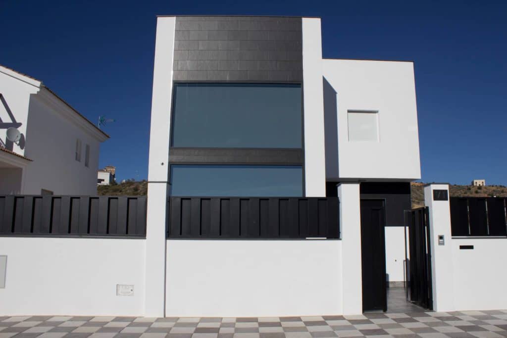 Instalacion de ventanas y puertas de aluminio en Loja